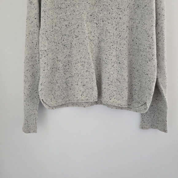 Monrow Long Sleeve Cashmere Sweater - Picture 2 of 8